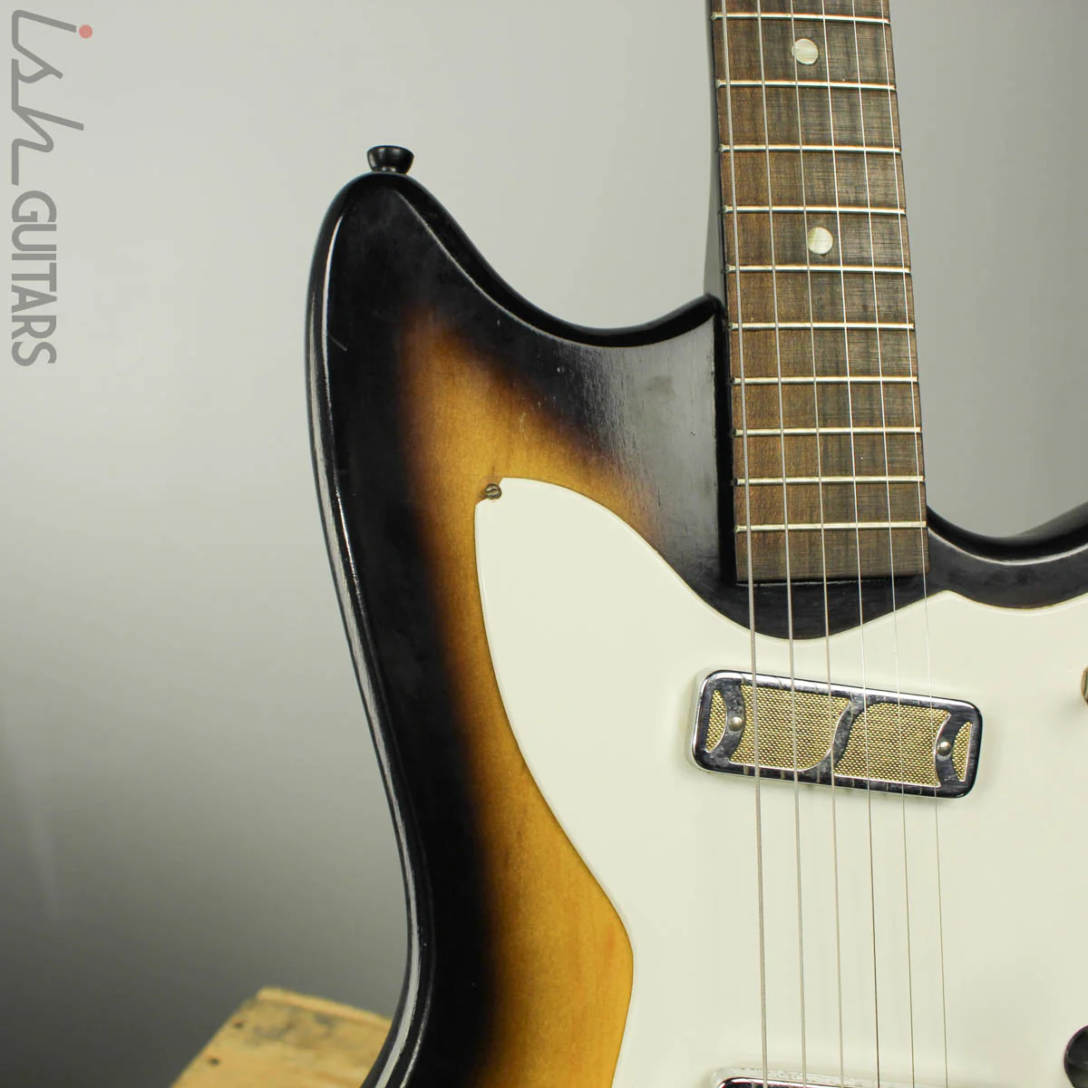 1960s Harmony Bobkat H15V Electric Guitar Sunburst w/ Vibrato and OHSC - Image 3