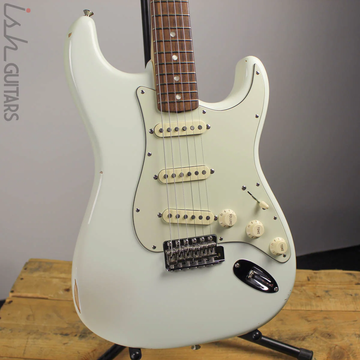 2016 Fender American Vintage ‘65 Reissue Stratocaster Olympic White