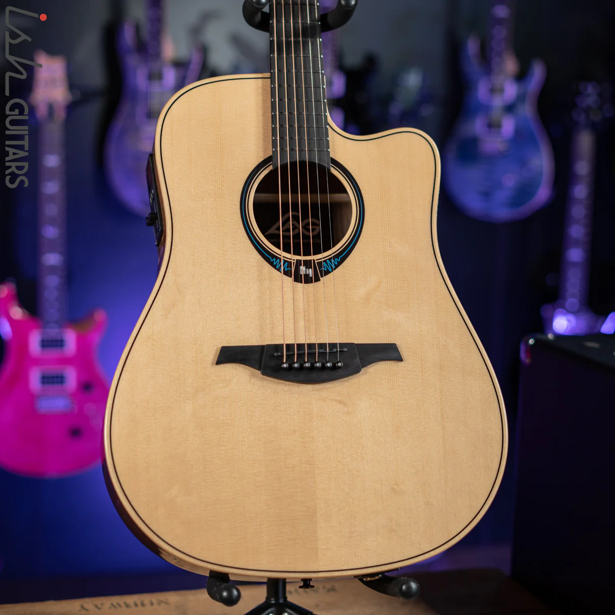 Lag Tramontane HyVibe THV30DCE Acoustic Electric Smart Guitar Natural