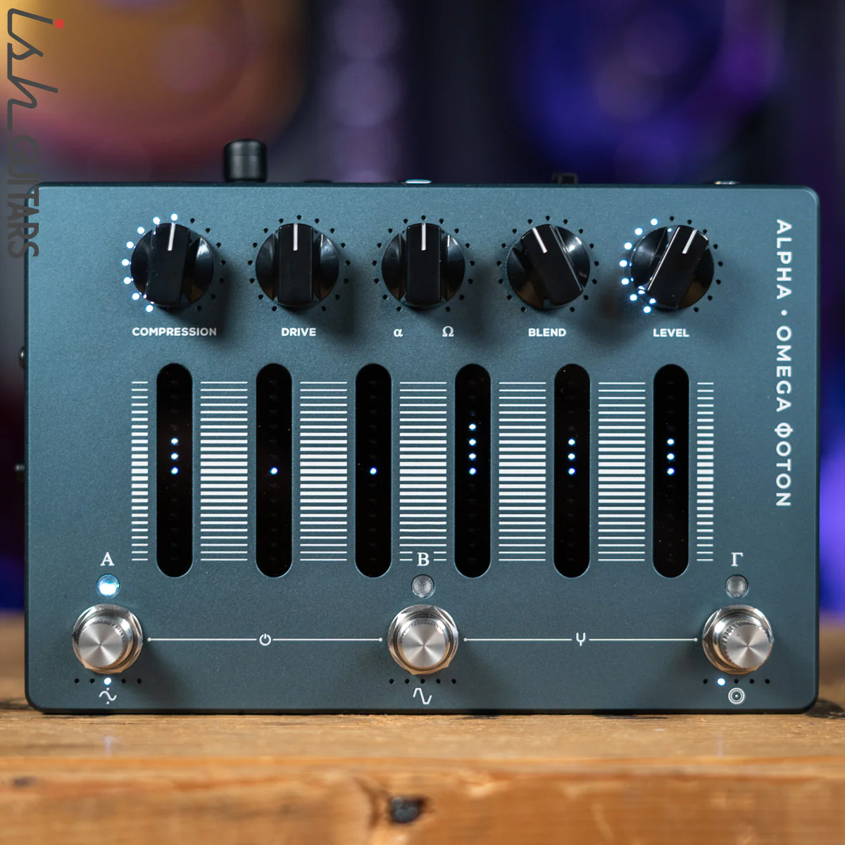Darkglass Electronics Alpha-Omega Photon Bass Distortion/Preamp Pedal - Demo