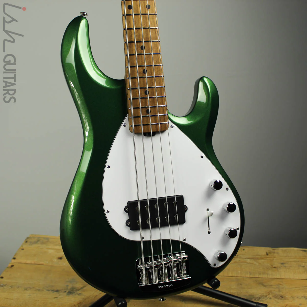 Ernie Ball Music Man StingRay 5 Special Charging Green