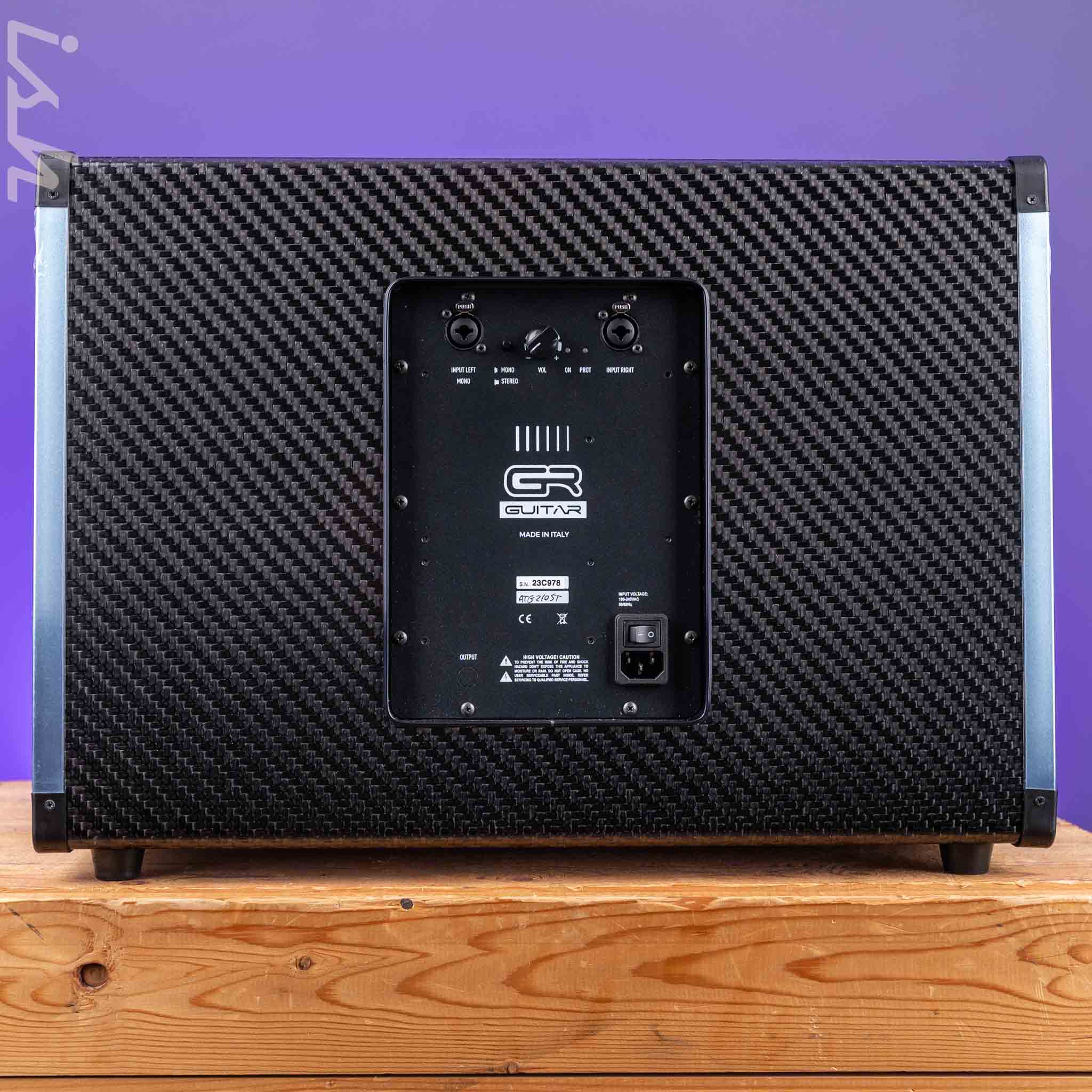 GR Audio AT G210A ST 600W 2x10" Active Guitar Cabinet Black Carbon Fiber - Image 2