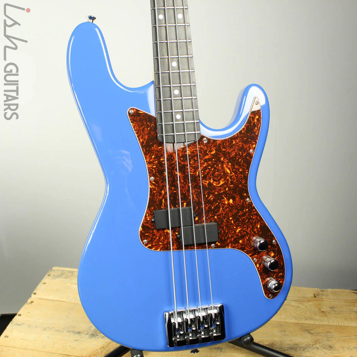 Kiesel Carvin PB4 4-String Bolt-on Bright Blue Bass