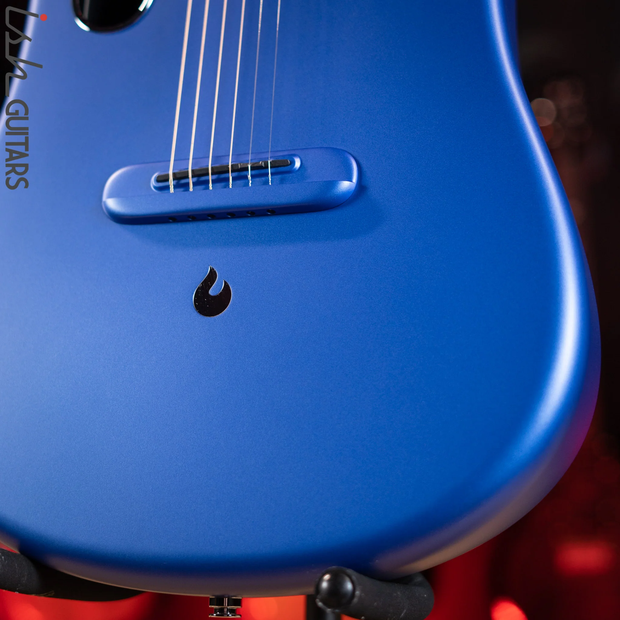 Lava Music Lava Me 3 Smart Acoustic Guitar 38" Blue w/ Space Bag - Image 4