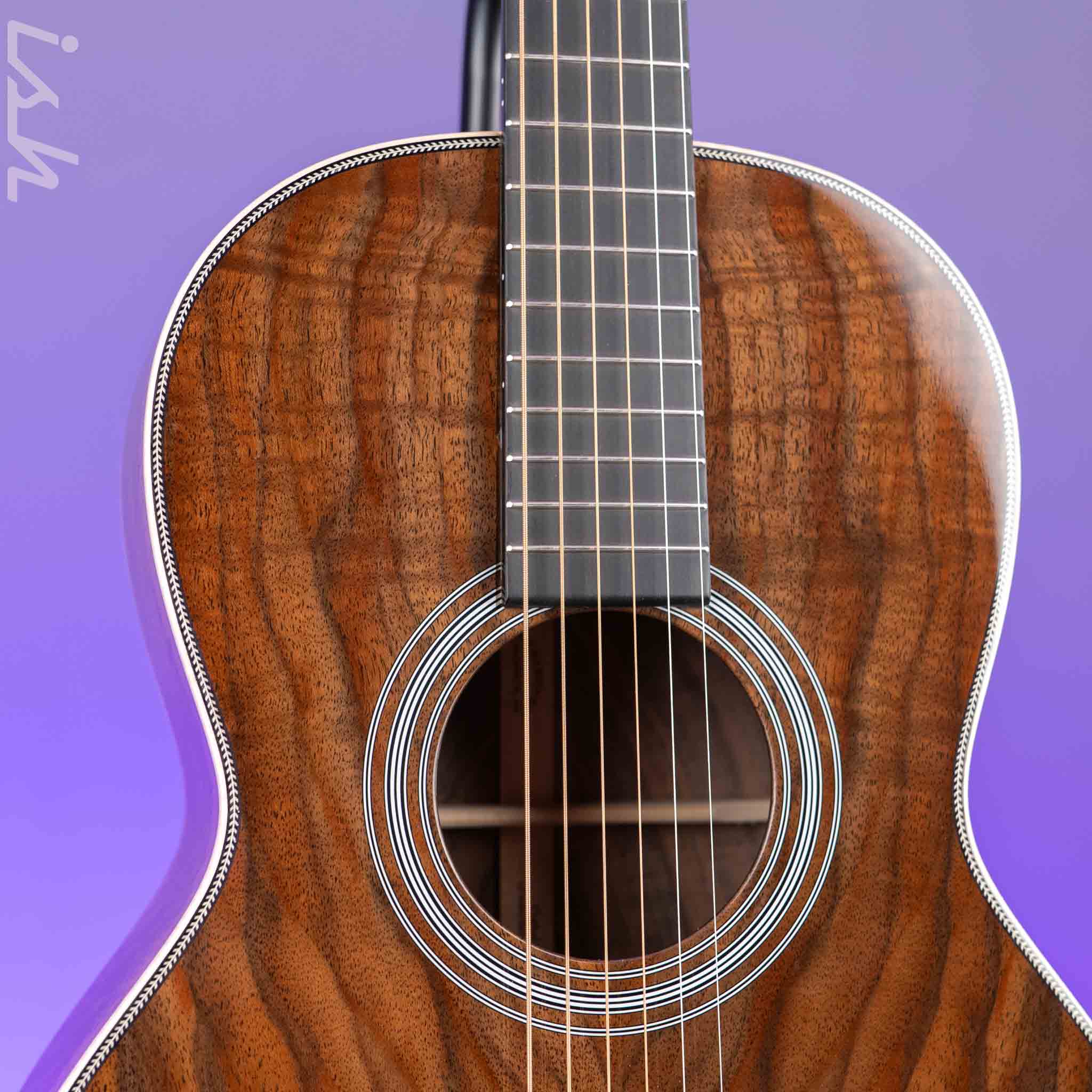 Martin Custom Shop 00-12 Slotted Claro Walnut w/ Flamed Maple Binding - Image 4