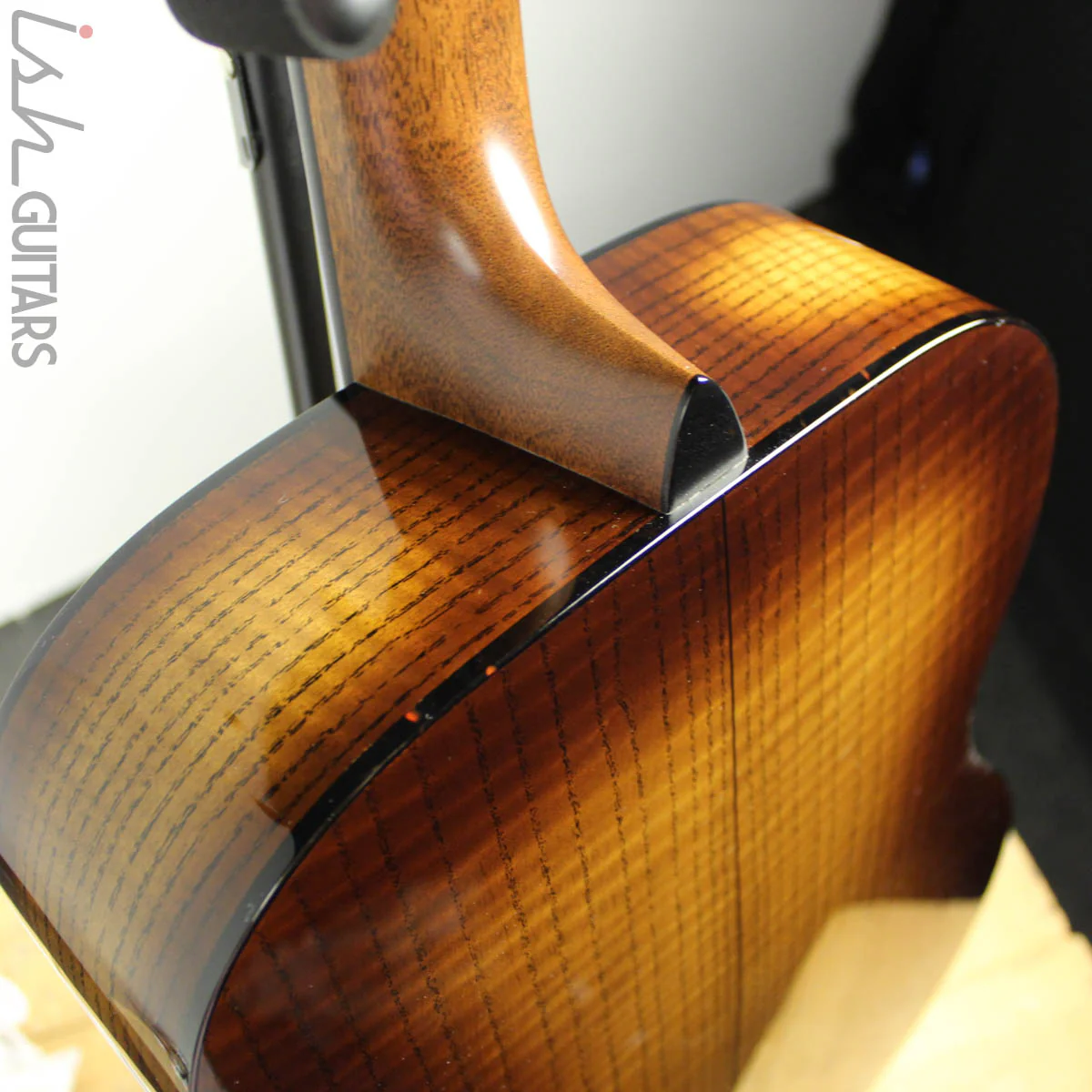 Martin Custom Shop 000-18 Curly Ash 1933 Amber Tone Burst (DEMO VIDEO) - Image 11