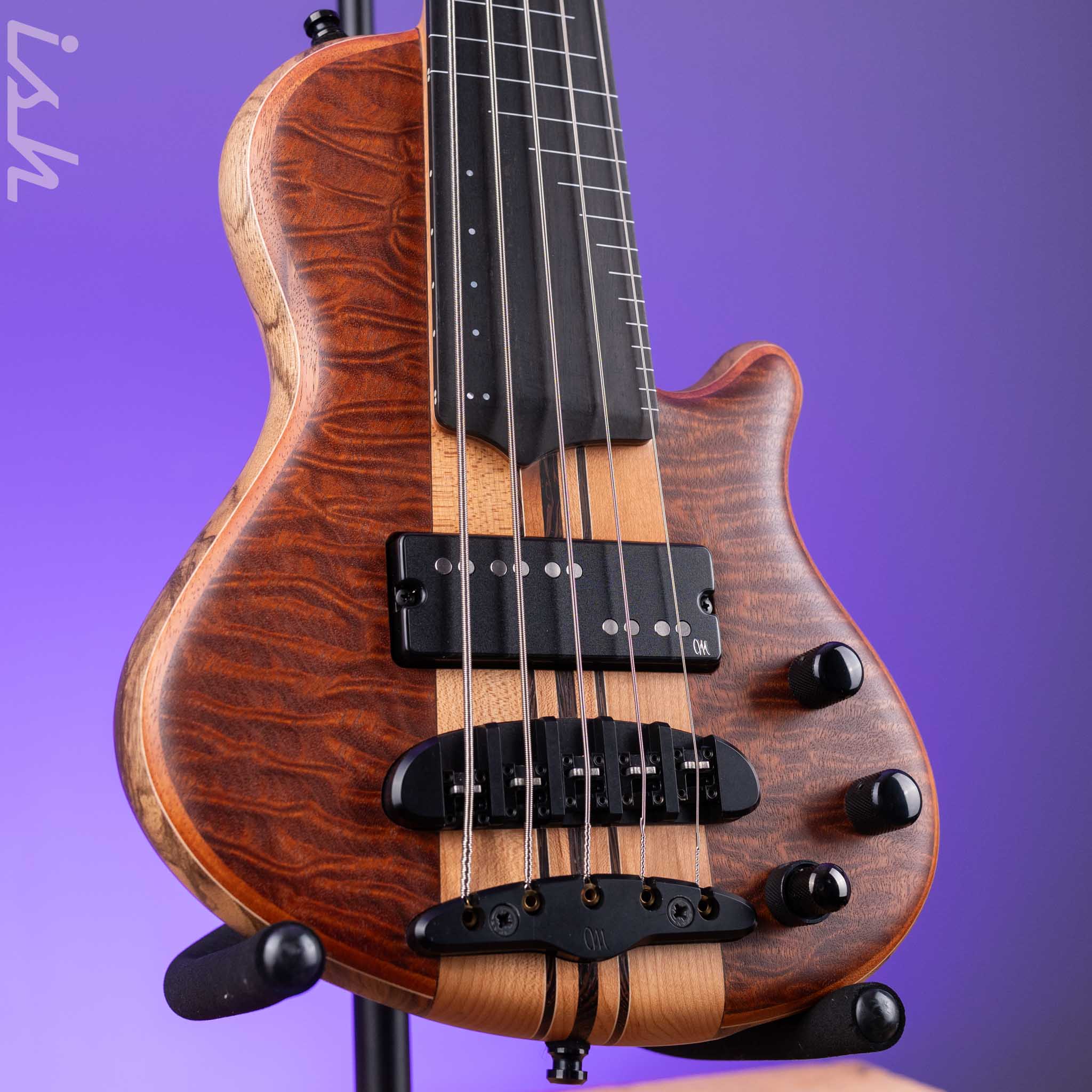 Mayones Cali 5 Fretless Mini Bass Quilted Maple