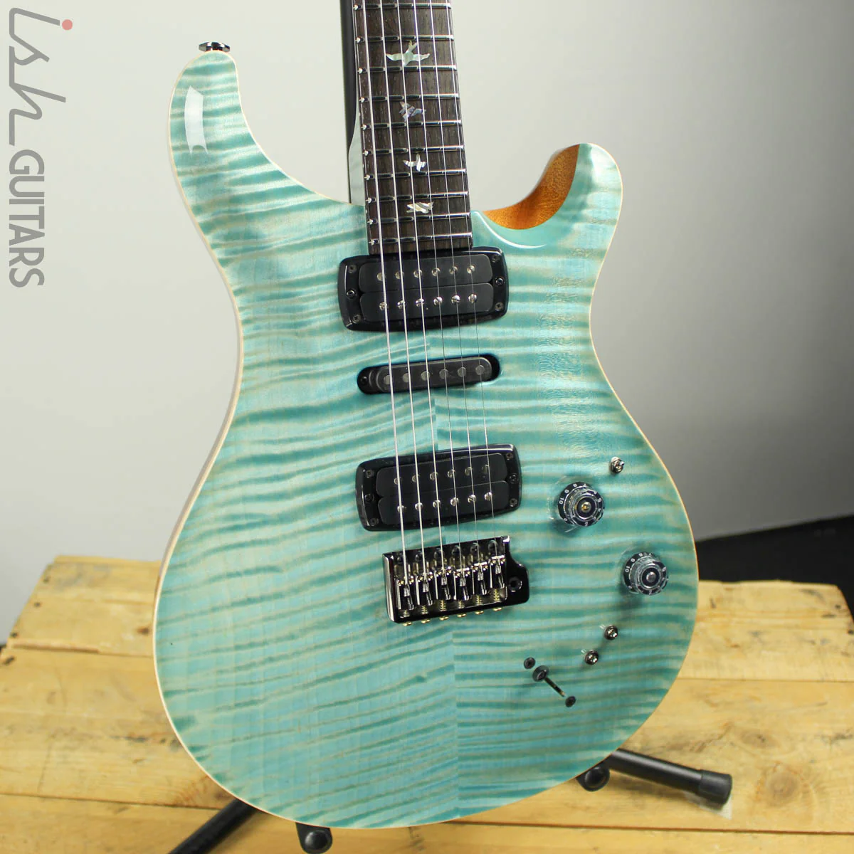2019 PRS Modern Eagle V Private Stock Limited Glacier Blue