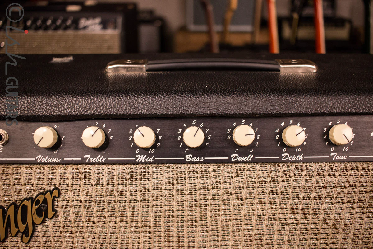 Stinger Verbrasonic Blues Pearl Fender Style amp - Image 3