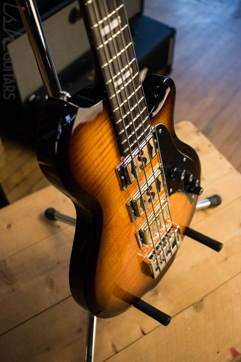 Supro 2043 Huntington III Short Scale with Piezo Pickup Flame Tobacco Sunburst Store Demo - Image 9