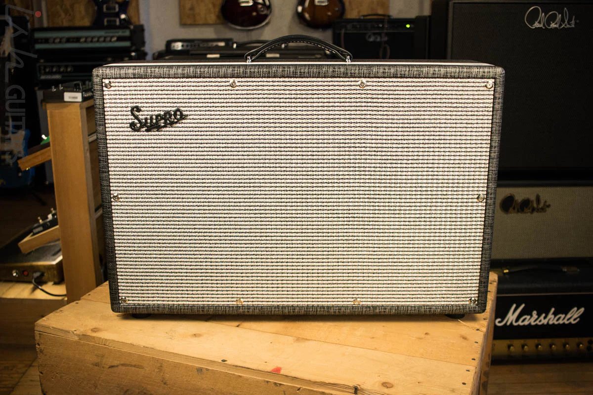 Supro 1799 Statesman 150W 2x12 Guitar Extension Speaker Cabinet