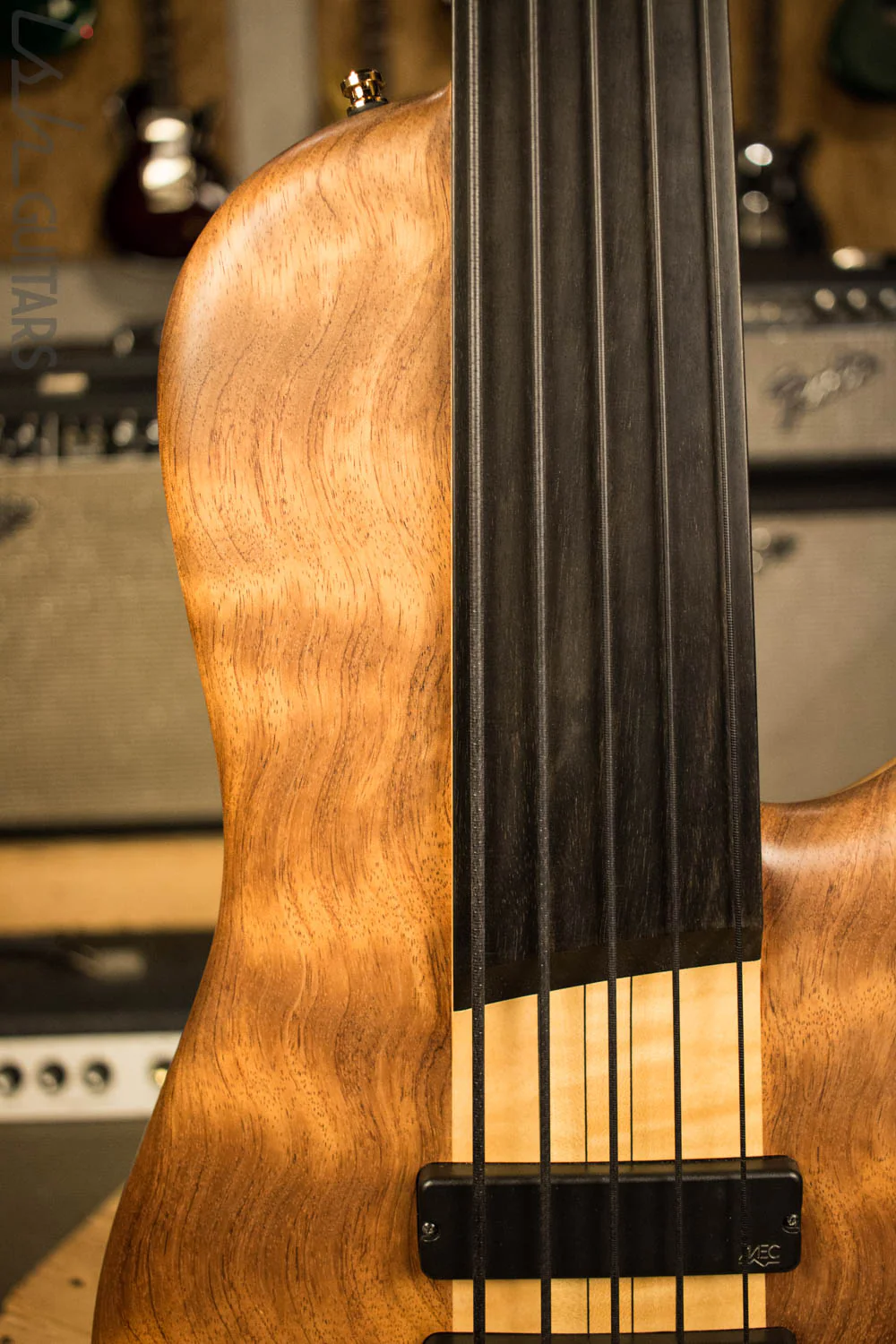 Warwick Singlecut Thumb Bass SC Fretless Broadneck - Image 3